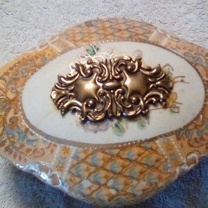 GOLD COLORED TRINKET BOX